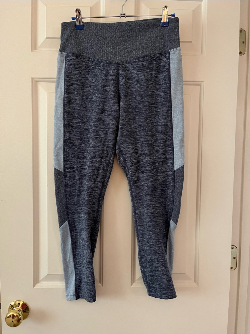 PINK Victoria's Secret L blue Heather & Light blue Colorblock cozy Leggings